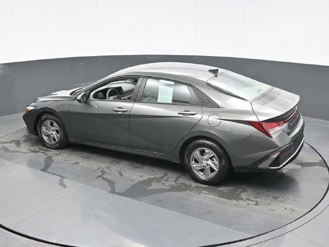 Used 2025 Gray Hyundai SE image 11