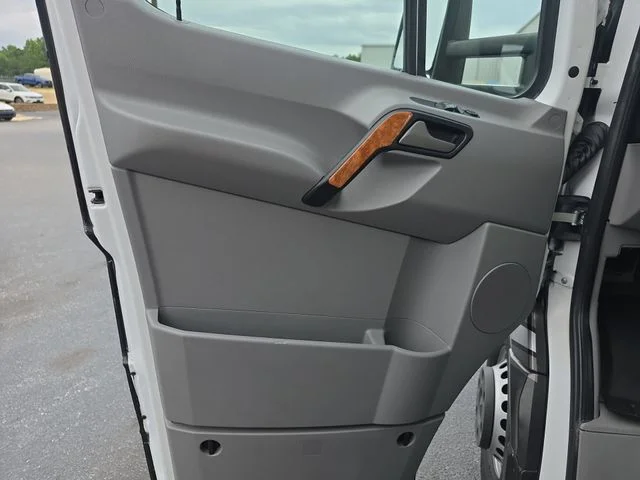 Used 2016  Mercedes-Benz Base image 24