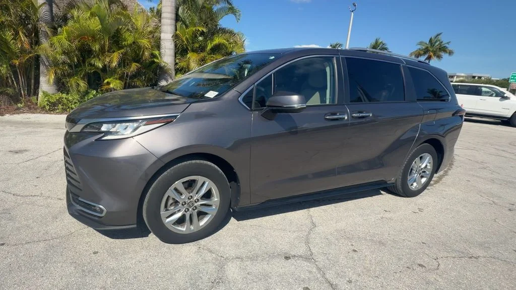 Used 2023 Gray Toyota Limited image 4