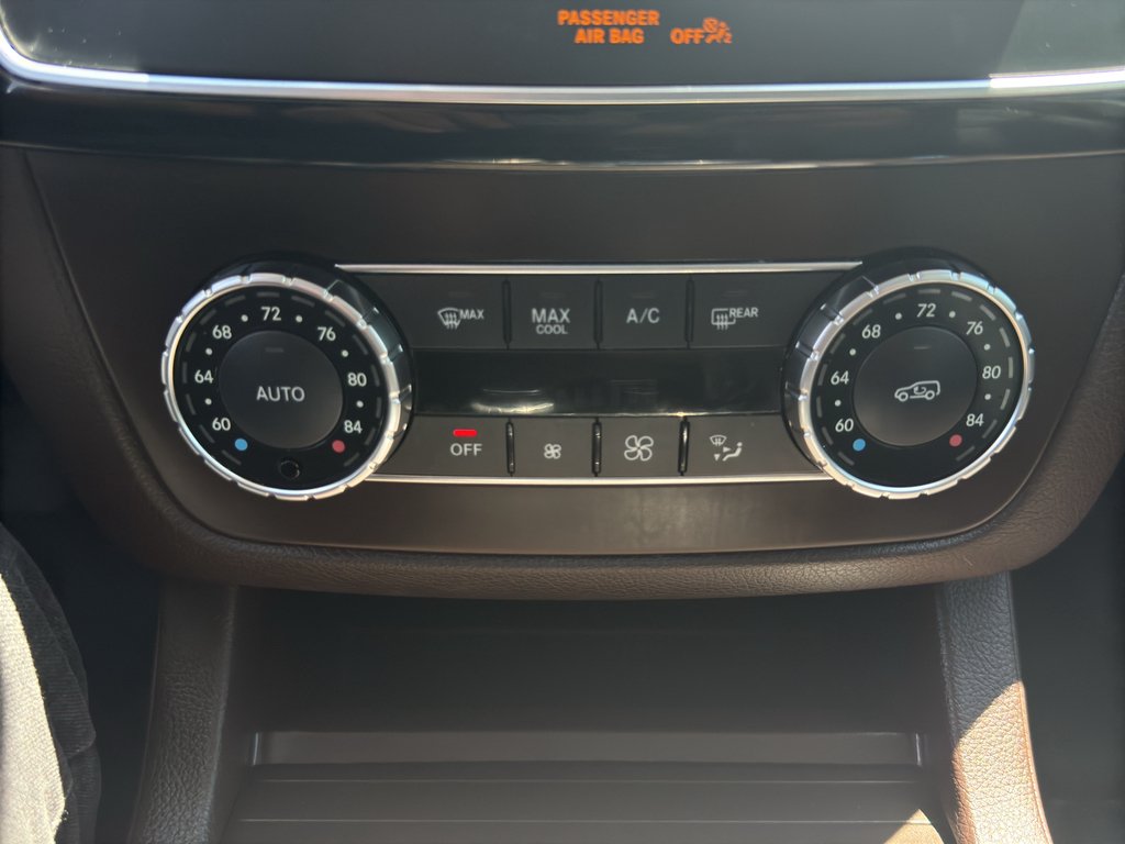 Used 2019 Black Mercedes-Benz 450 4MATIC® image 33
