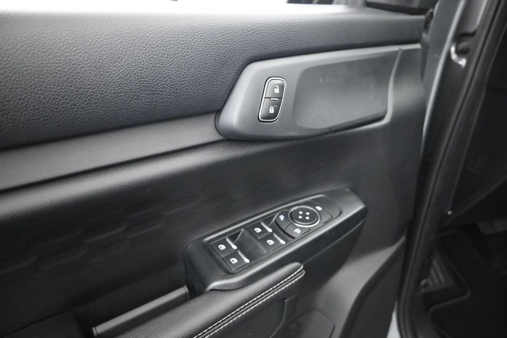 New 2026 Carbonized Gray Metallic Ford XLT image 9