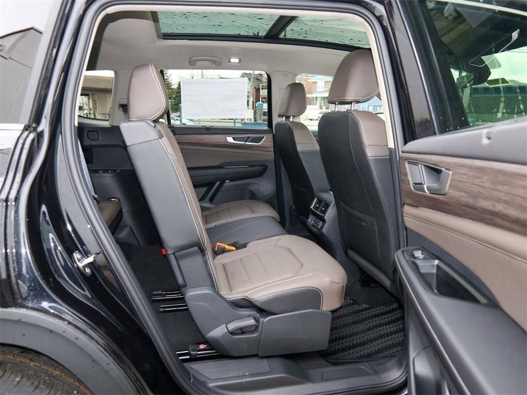 New 2026 Black Volkswagen 2.0T SEL image 33