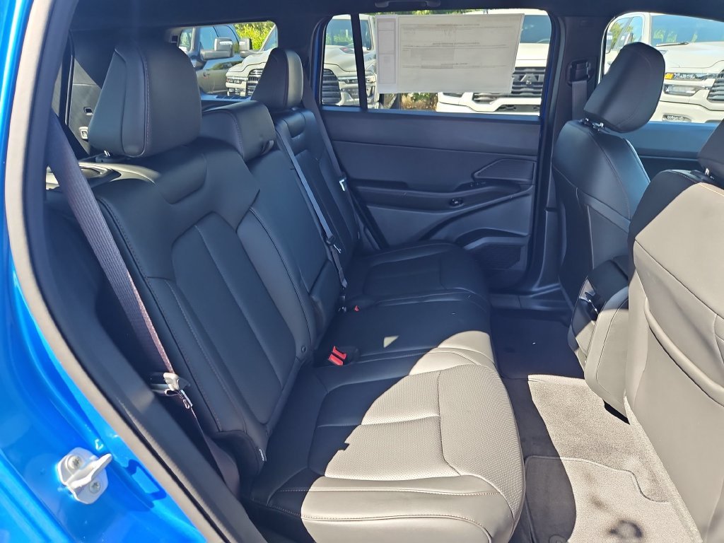 New 2026 Hydro Blue Pearl-Coat Exterior Paint Jeep Limited image 27