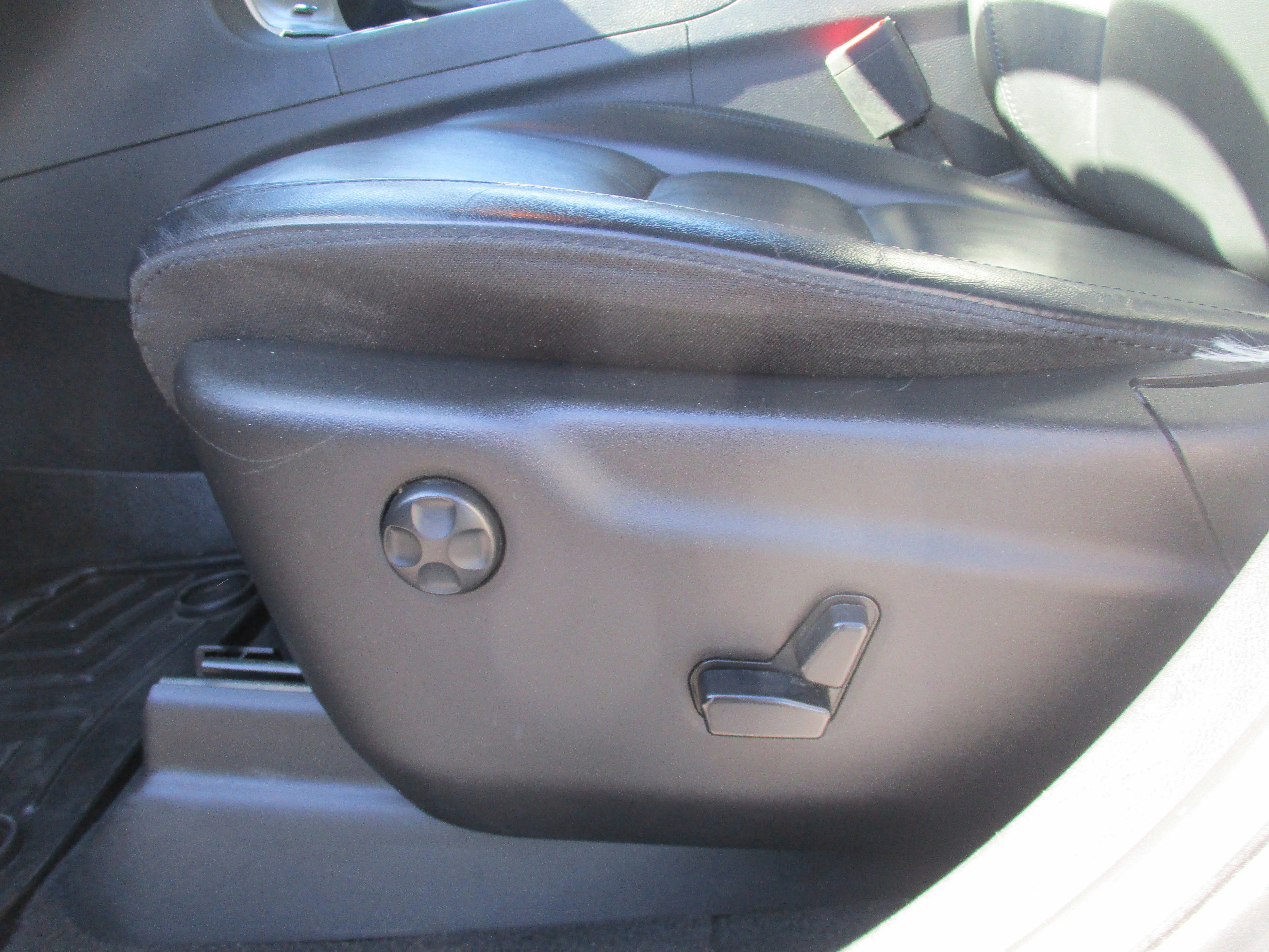Used 2019 Billet Silver Metallic Clearcoat Jeep Limited image 29