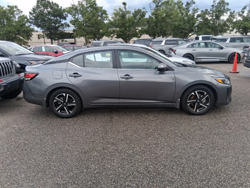 Used 2025 Gray Nissan SV image 4