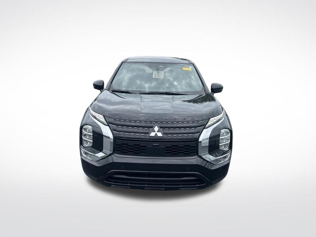 Used 2023 Black Mitsubishi SE Black Edition image 2