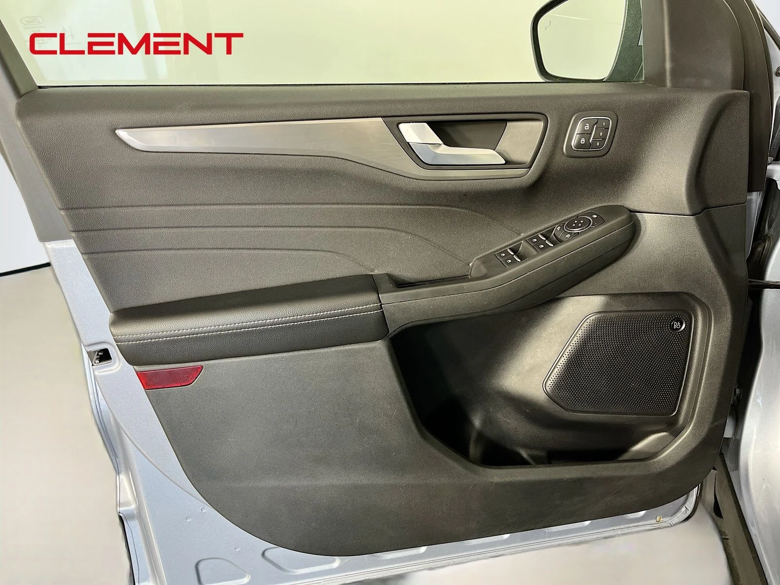 Used 2022 Blue Ford Titanium image 26