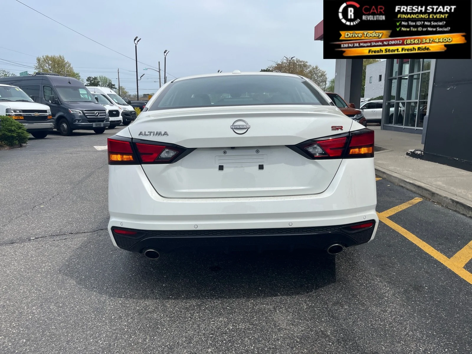 Used 2025 Pearl White Tricoat Nissan SR image 7