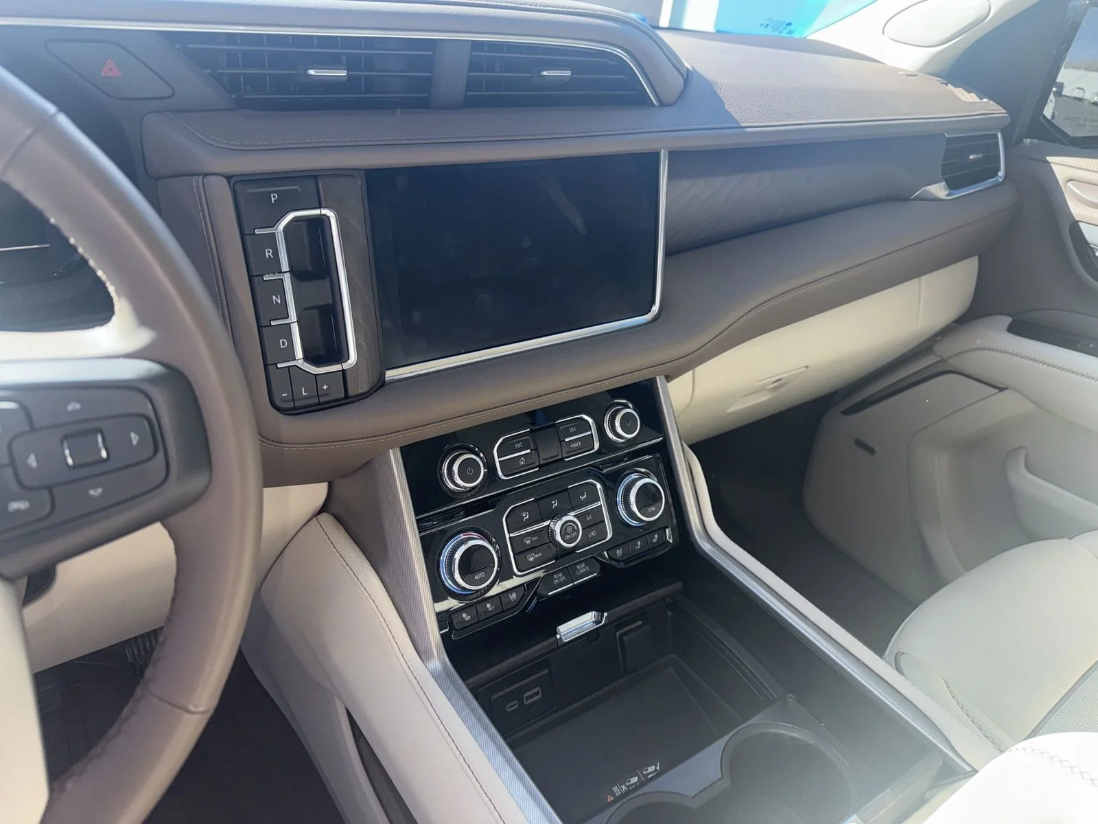2024 GMC Yukon Denali - Photo 15