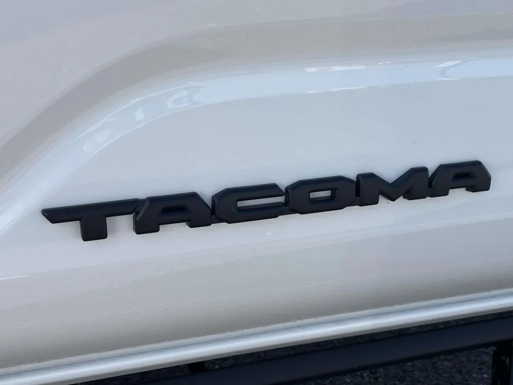 Used 2026 Ice Cap Toyota SR5 image 8