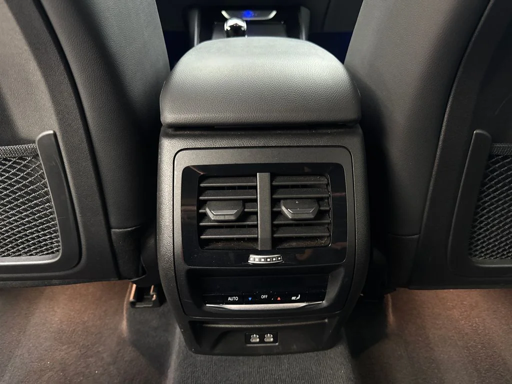 Used 2024 Gray BMW sDrive30i image 73