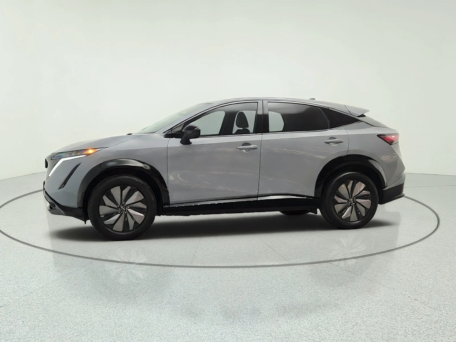 Used 2024 Boulder Gray Pearl/Black Diamond Pearl Nissan ENGAGE+ image 8