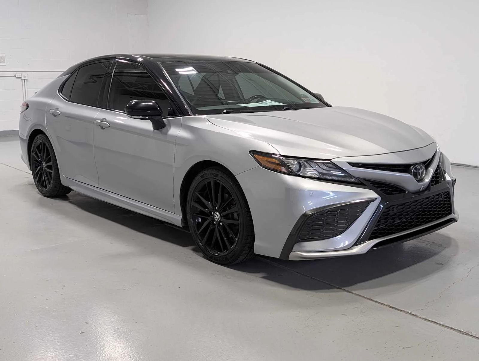 Used 2022 Midnight Black Metallic Toyota XSE image 6