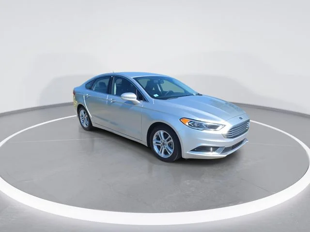 Used 2018 Silver Ford SE image 2
