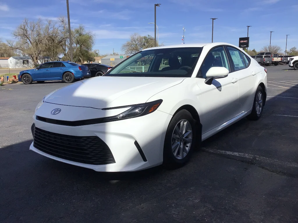 Used 2025 White Toyota LE HYBRID image 3