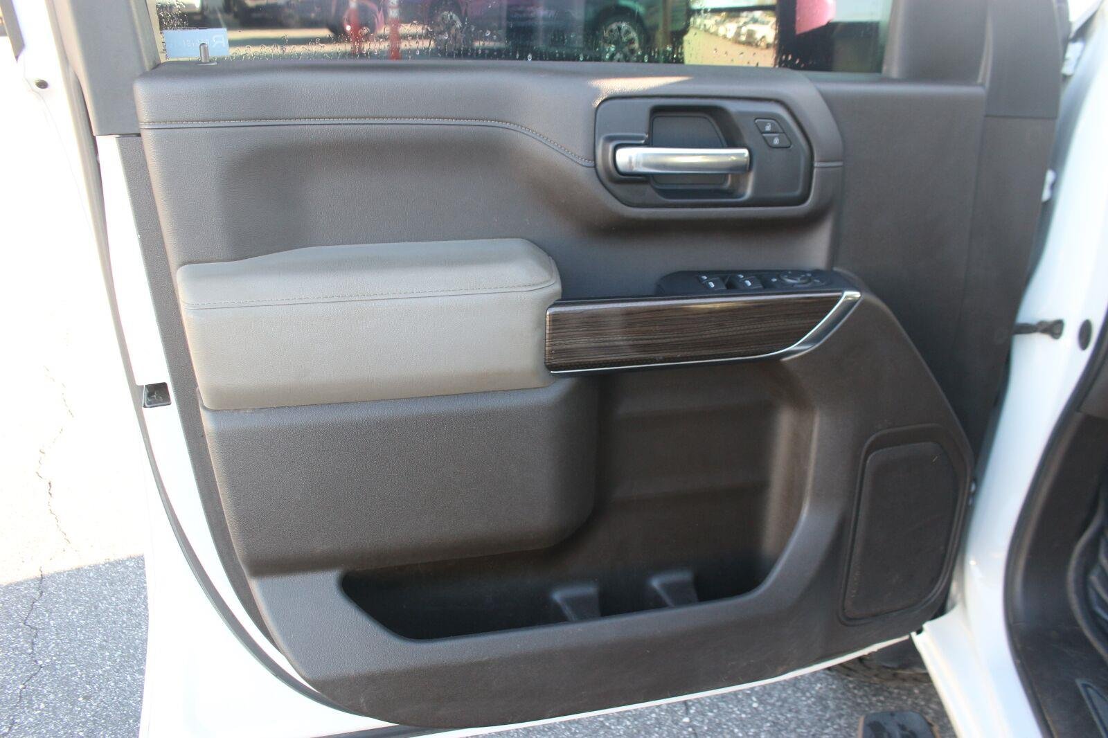 Used 2022 SUMMIT WHITE Chevrolet LT image 14