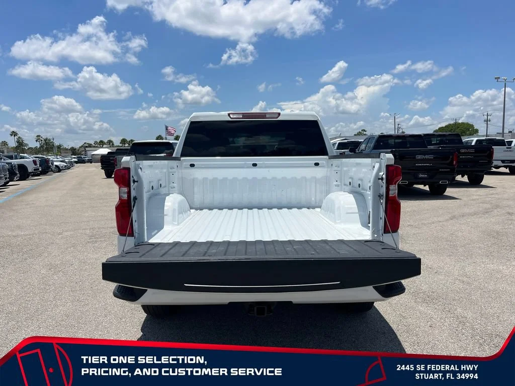 Used 2024 Summit White Chevrolet RST image 16