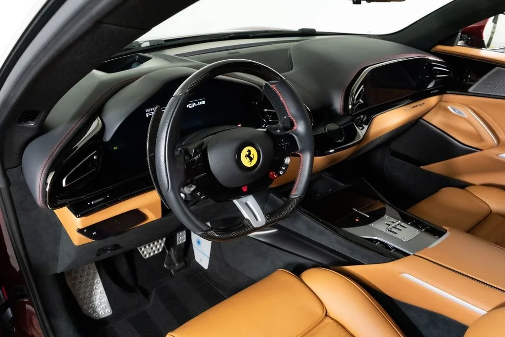 Used 2025 Rosso California Ferrari Base image 4