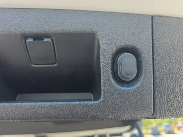 Used 2019 White GMC Denali image 15