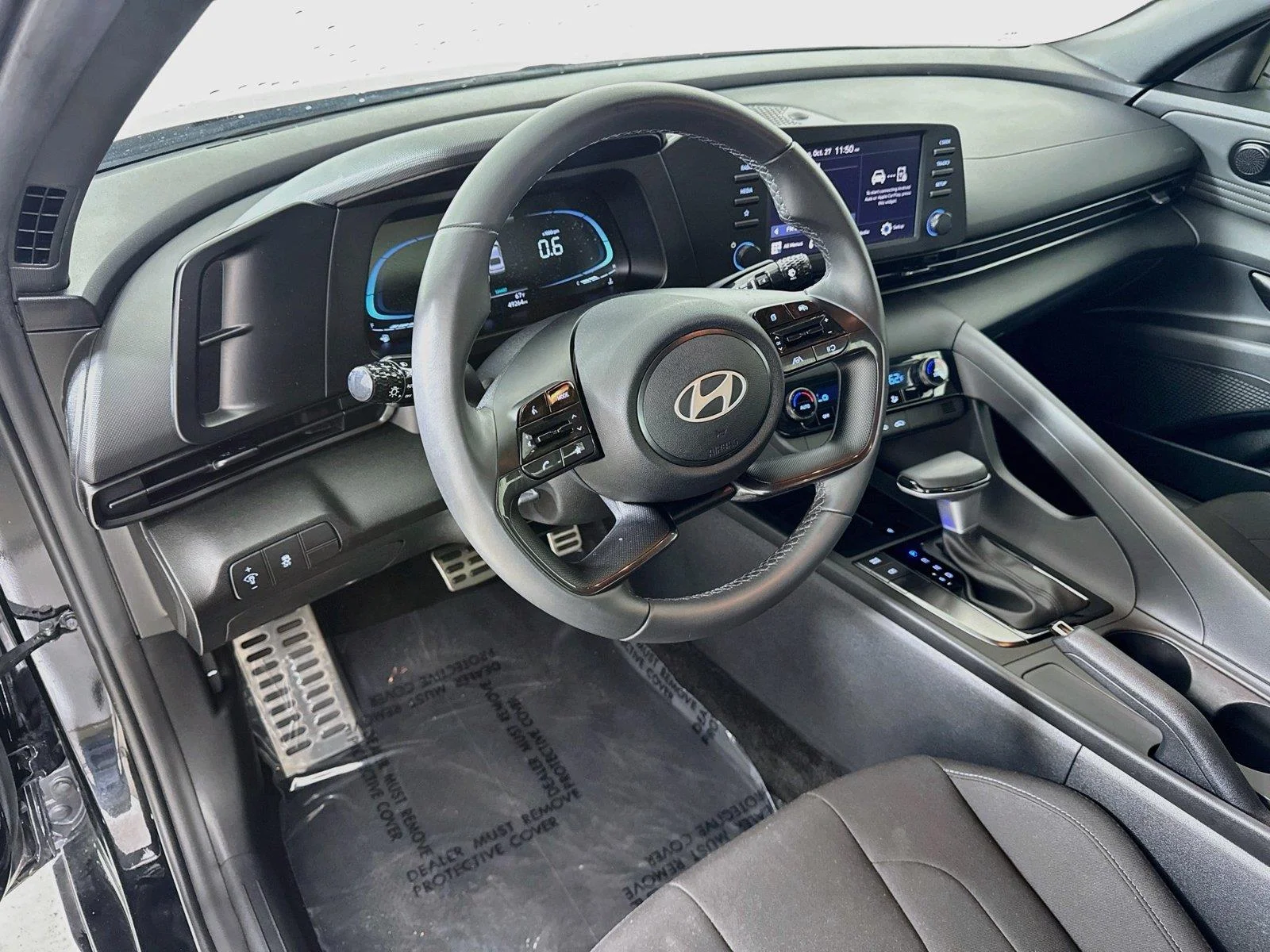 Used 2025 Abyss Black Hyundai SEL Sport image 9