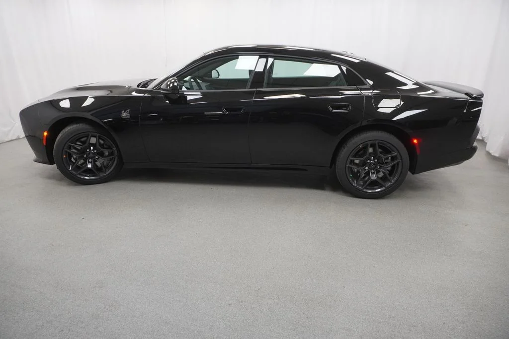 New 2026 Diamond Black Crystal Pearlcoat Dodge Scat Pack image 14