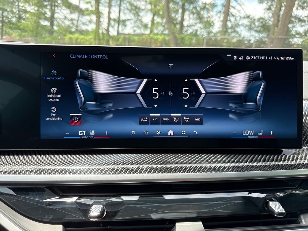 New 2027 Black BMW M60i image 18