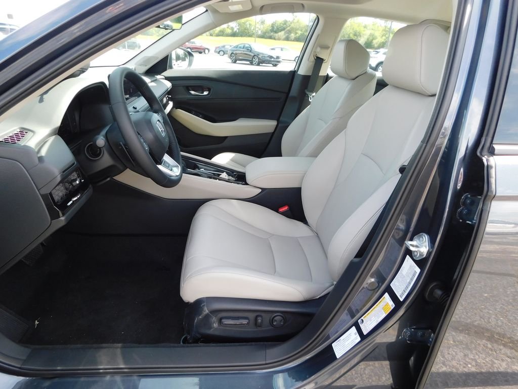 New 2026 Meteorite Gray Metallic Honda Touring image 13