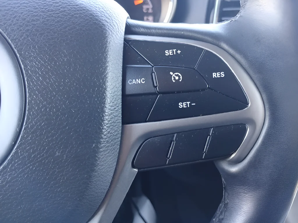 Used 2020 Gray Jeep Limited image 22