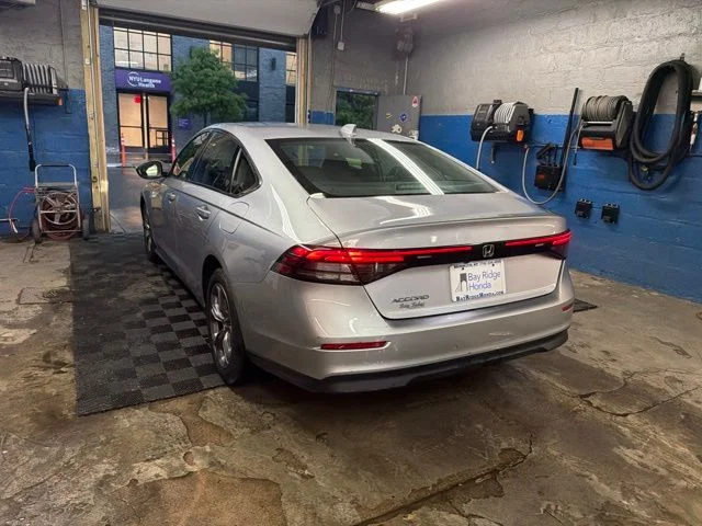 Used 2023 Silver Honda EX image 6