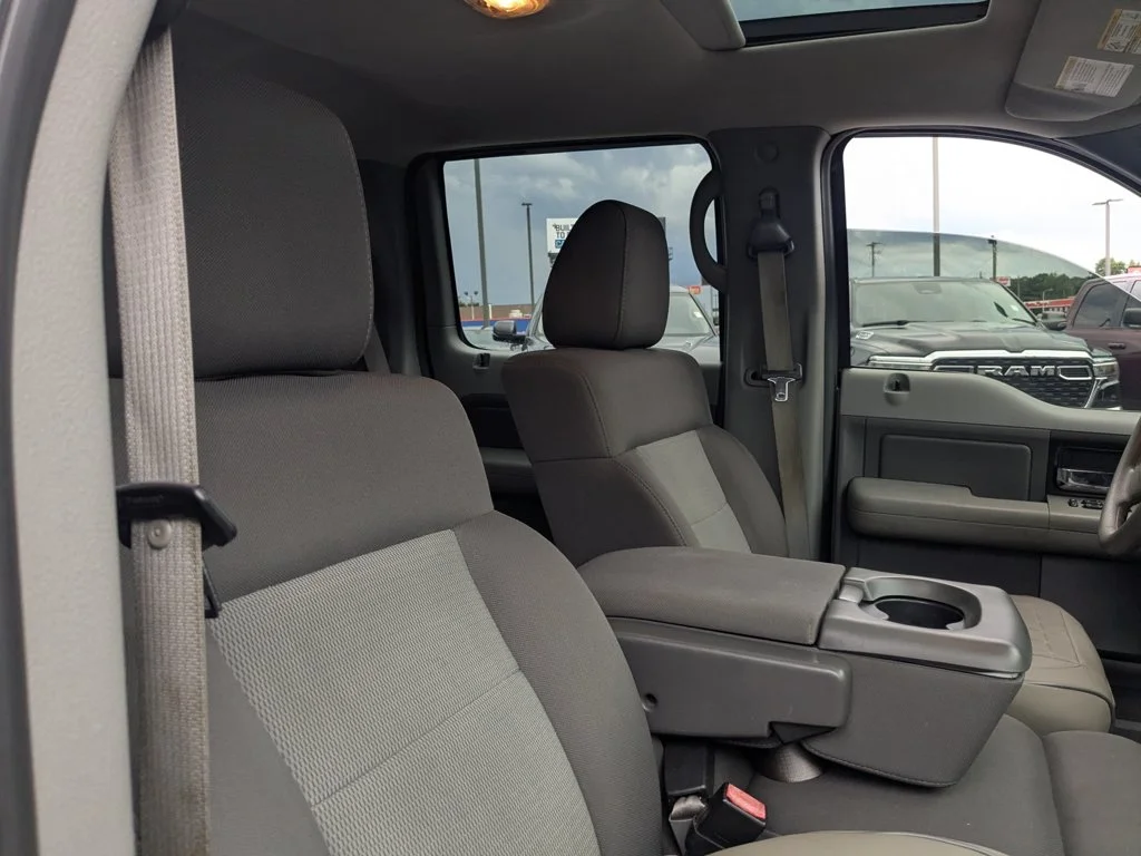 Used 2005  Ford XLT image 24