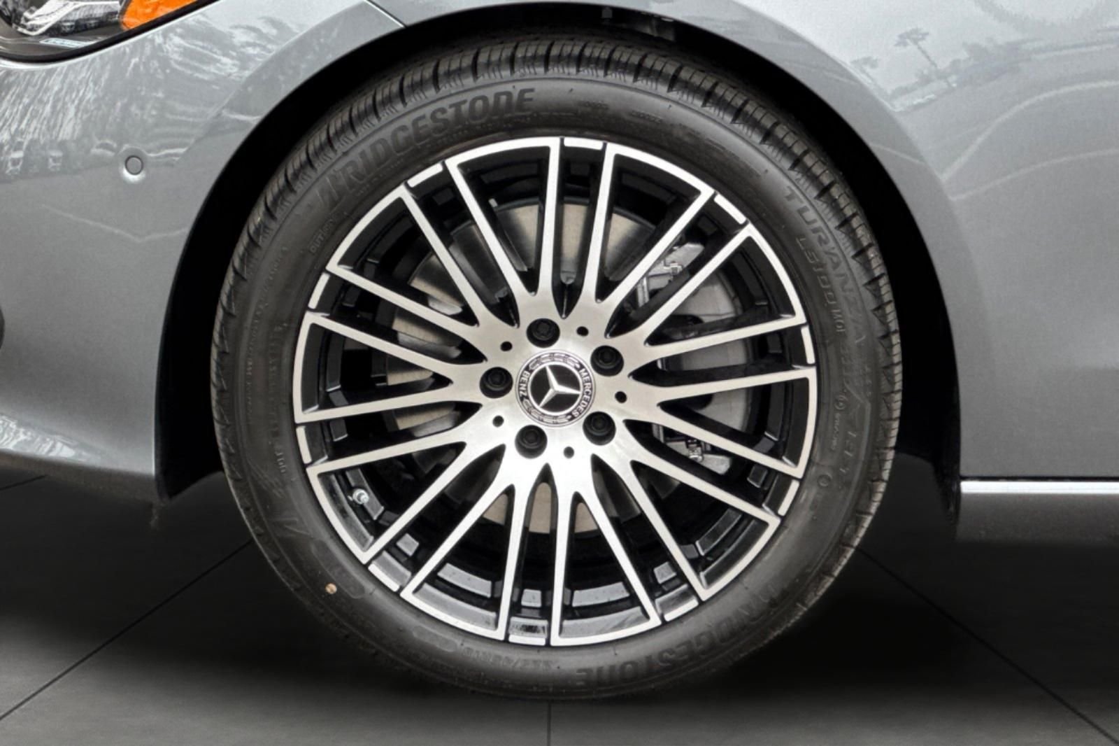 New 2026 Selenite Grey Metallic Mercedes-Benz C 300 image 3