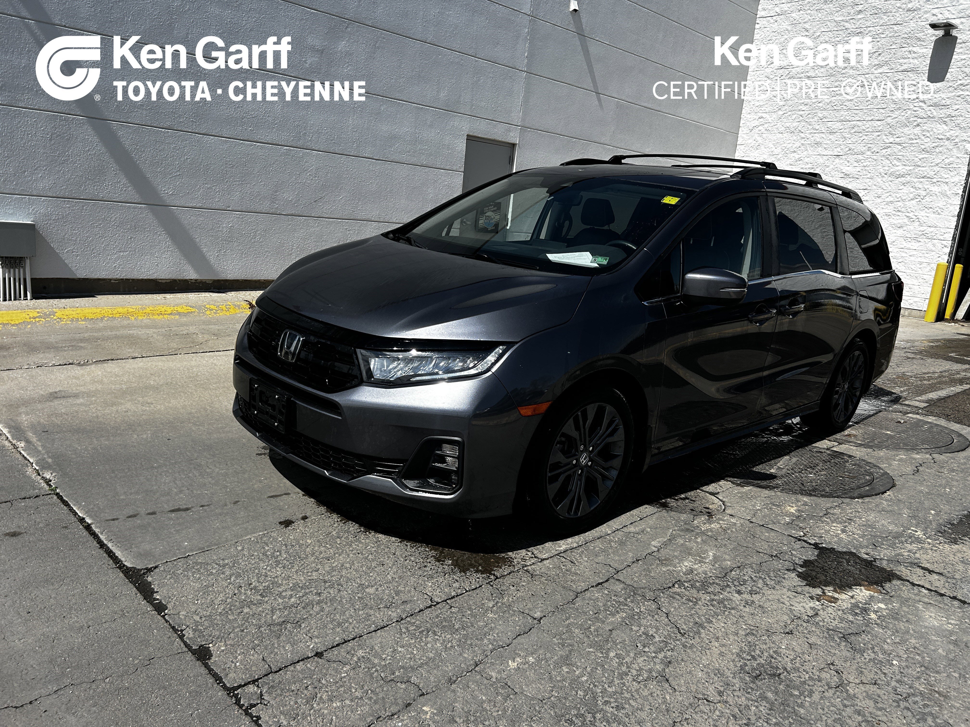 2025 Honda Odyssey Touring's photo