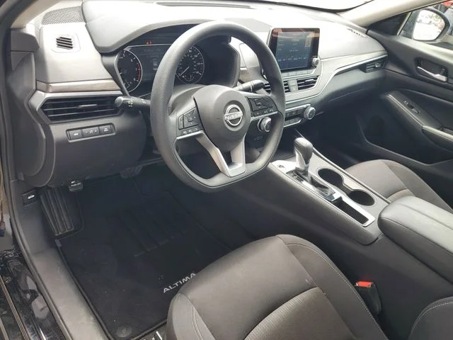 2025 Nissan Altima SV - Photo 22