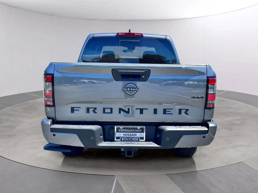 New 2026 Gun Metallic Nissan Crew Cab SV image 4
