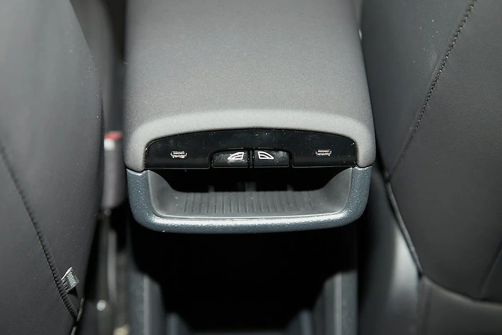 New 2026 Crystal White Volvo Plus image 21