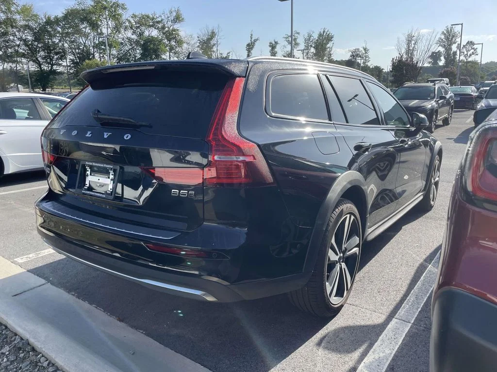 2024 Volvo V60 Cross Country Plus - Photo 4