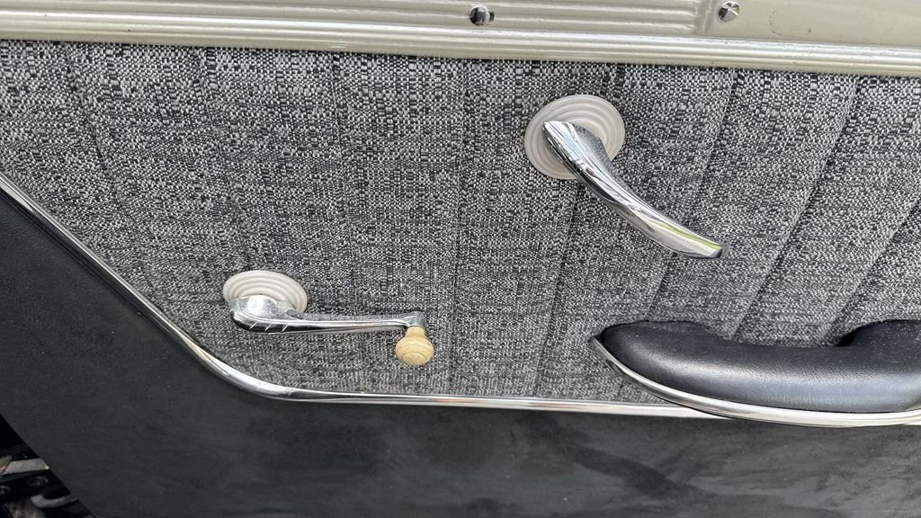 2022 Chrysler Voyager LX - Photo 43