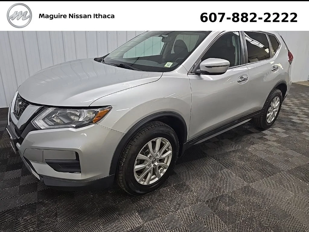 Used 2018 Silver Nissan SV image 9