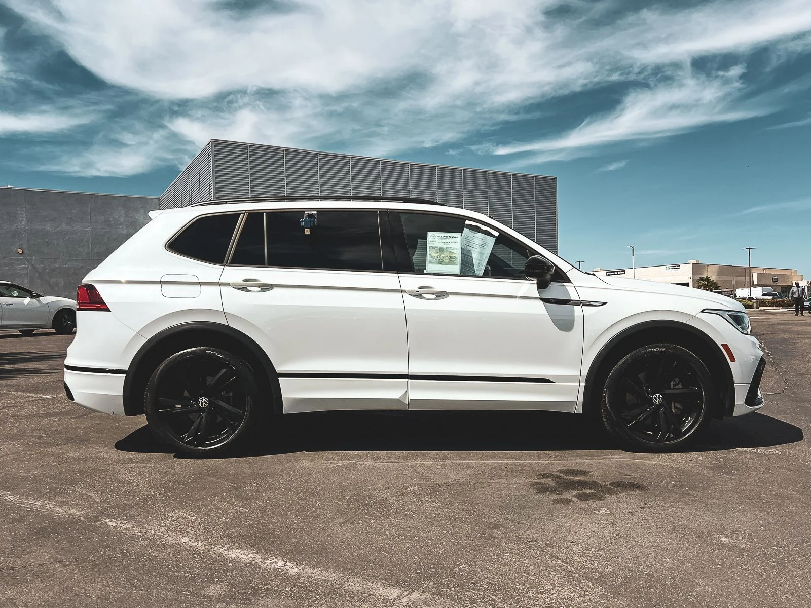 2024 Volkswagen Tiguan SE R-LINE BLACK - Photo 8