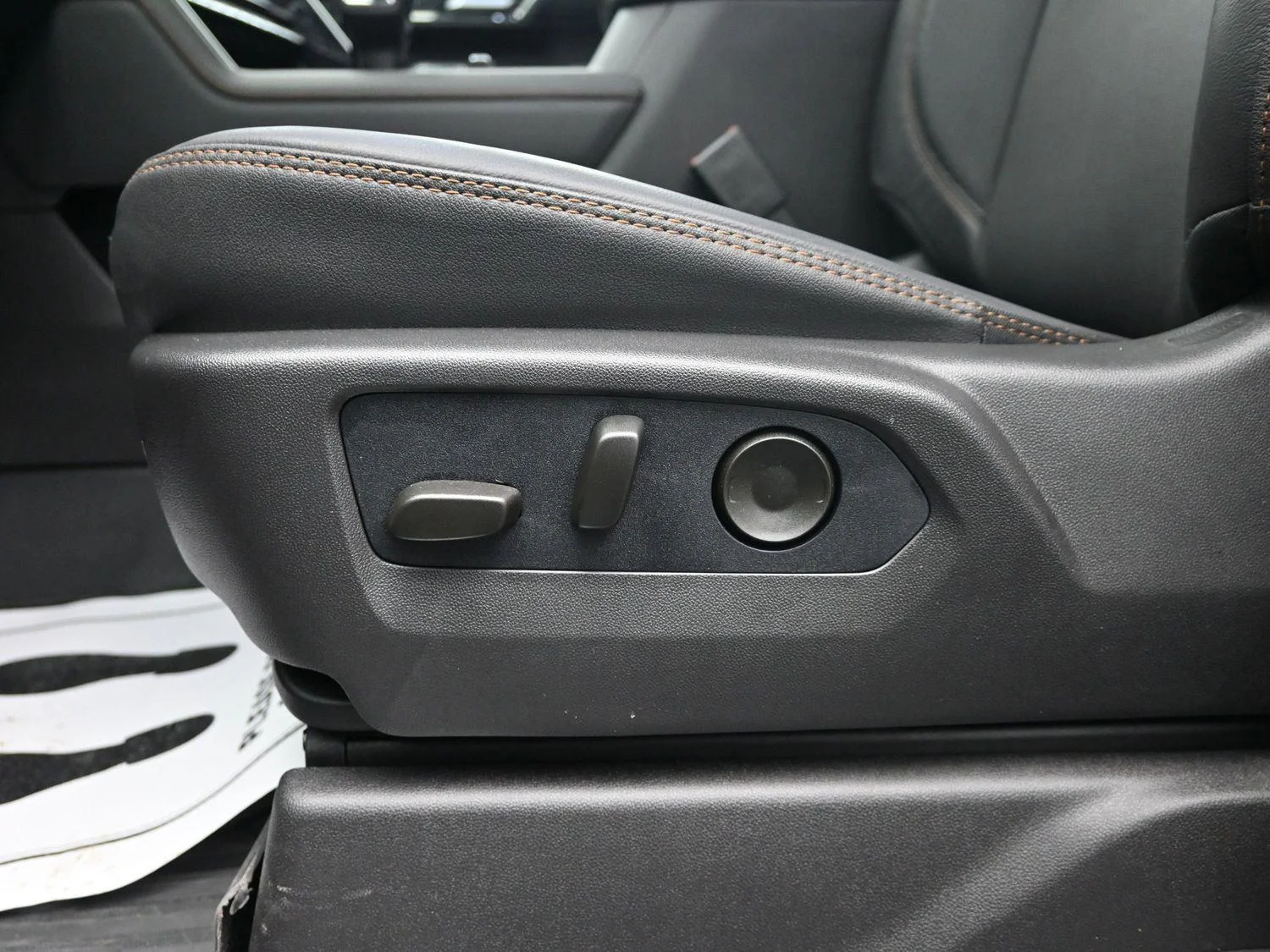 Used 2026 Onyx Black GMC AT4 image 22