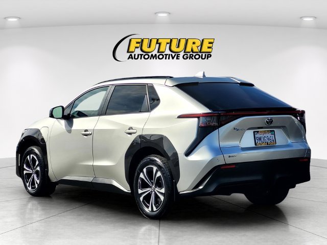 Used 2024 Silver Toyota XLE image 6