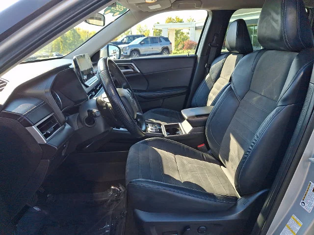 Certified Used 2023 Silver Mitsubishi SE Special Edition image 14