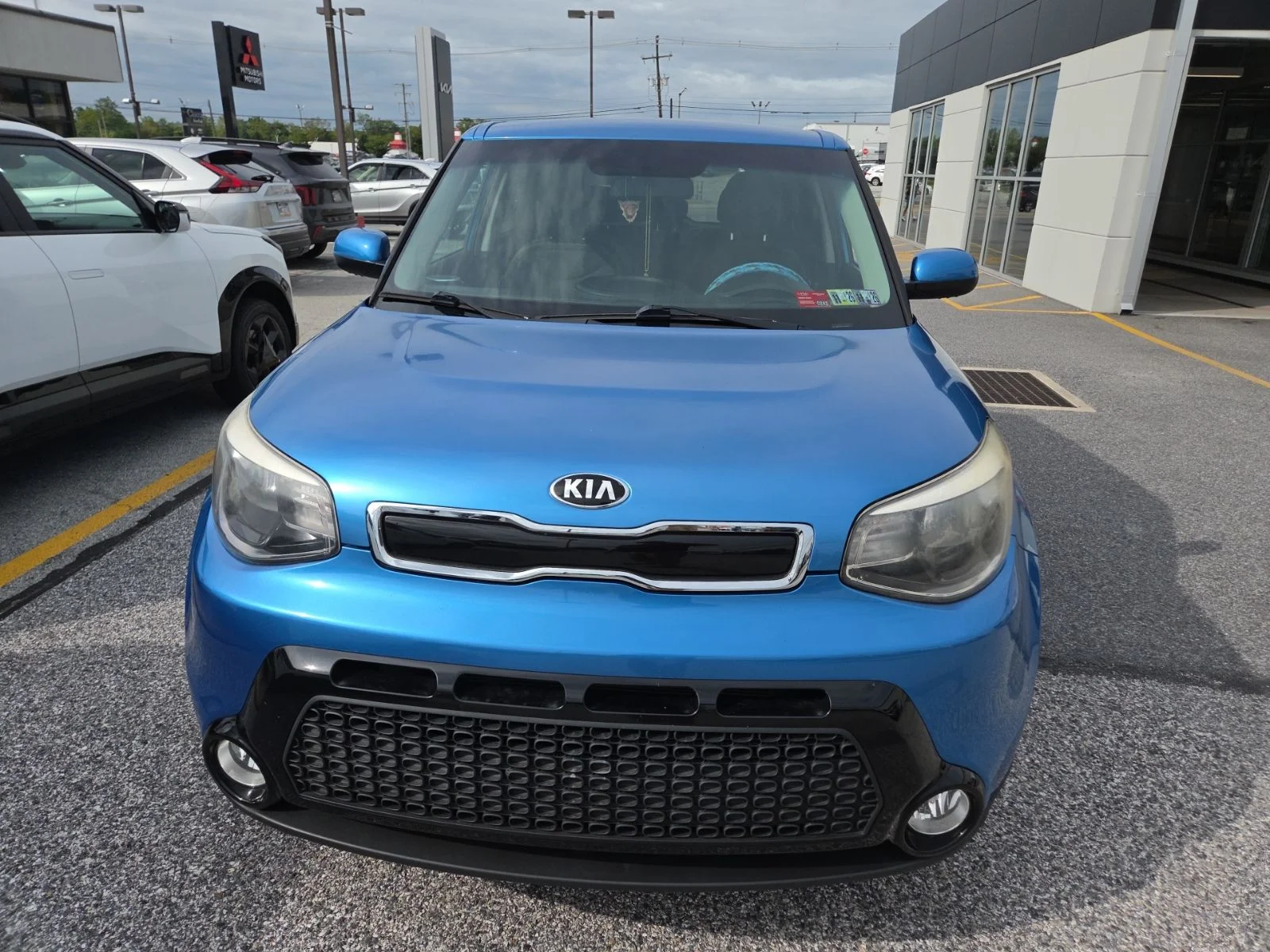 Used 2016 Blue Kia Plus image 1