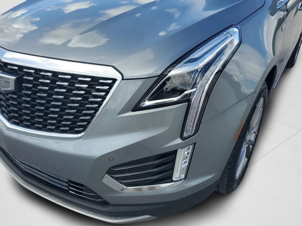 Used 2023 ARGENT SILVER METALLIC Cadillac FWD Premium Luxury image 26