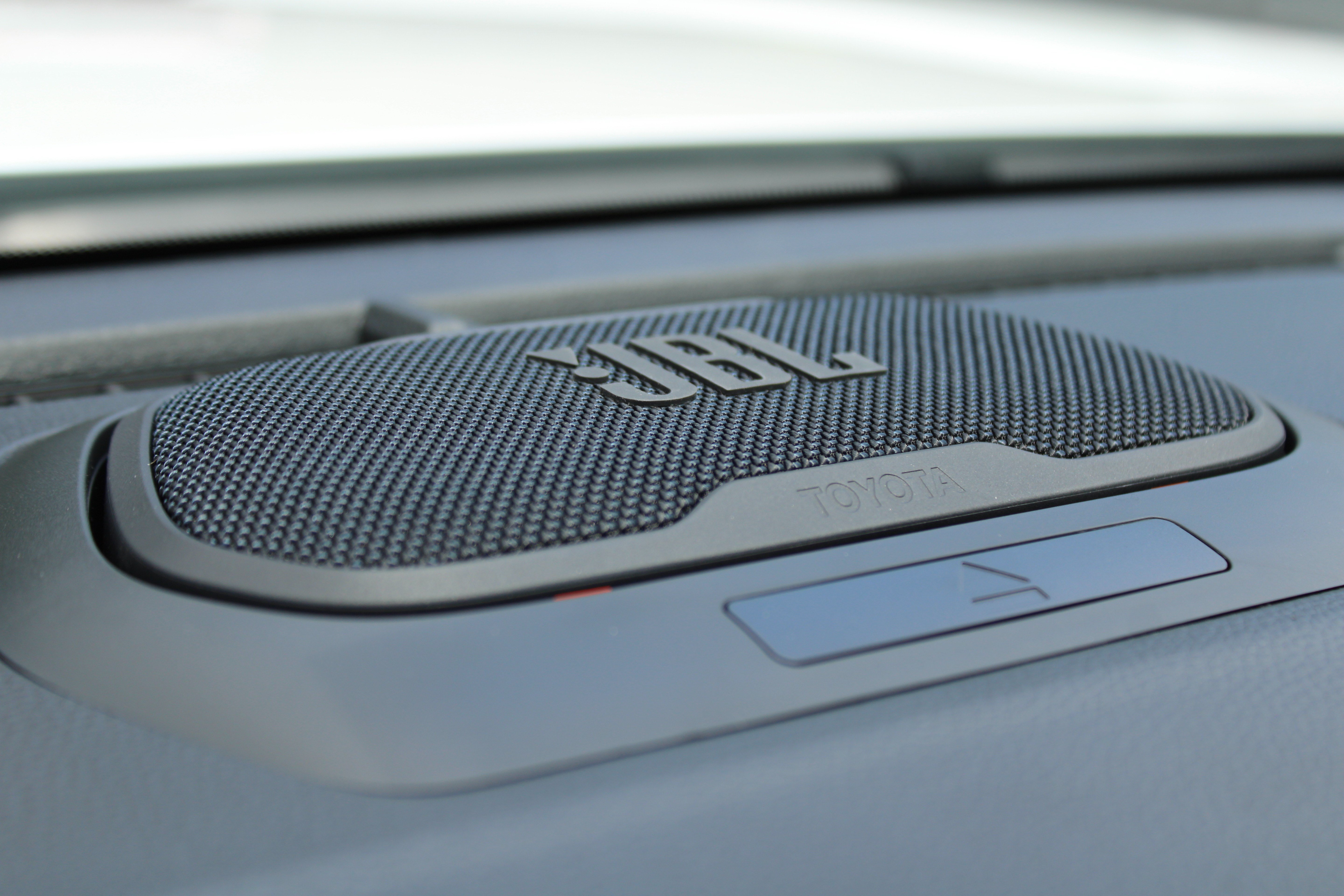 New 2026 Wind Chill Pearl <sup>1</sup> Toyota  Limited image 38