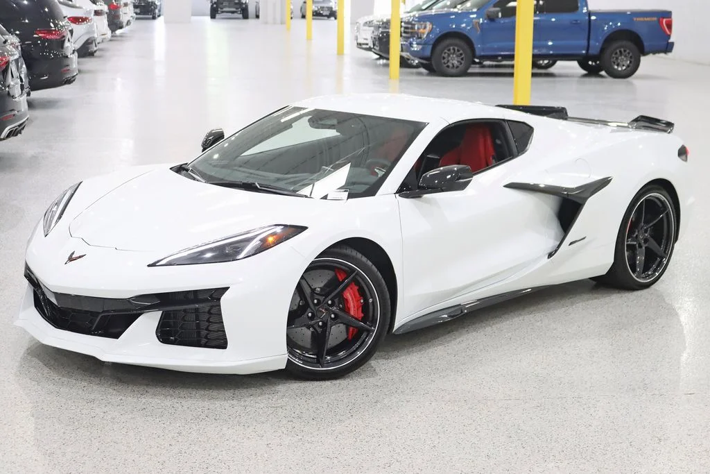Used 2025 White Chevrolet E-Ray image 7