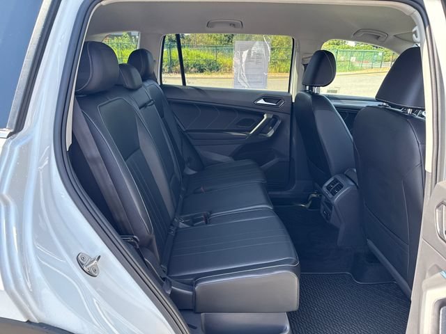 Used 2022 Pure White Volkswagen 2.0T SE image 12