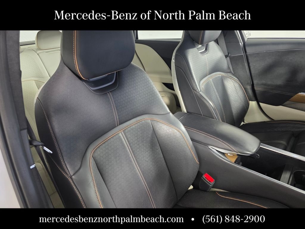 Used 2023 White Lucid Grand Touring image 30