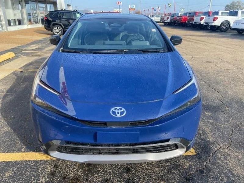 2026 Toyota Prius XLE - Photo 7