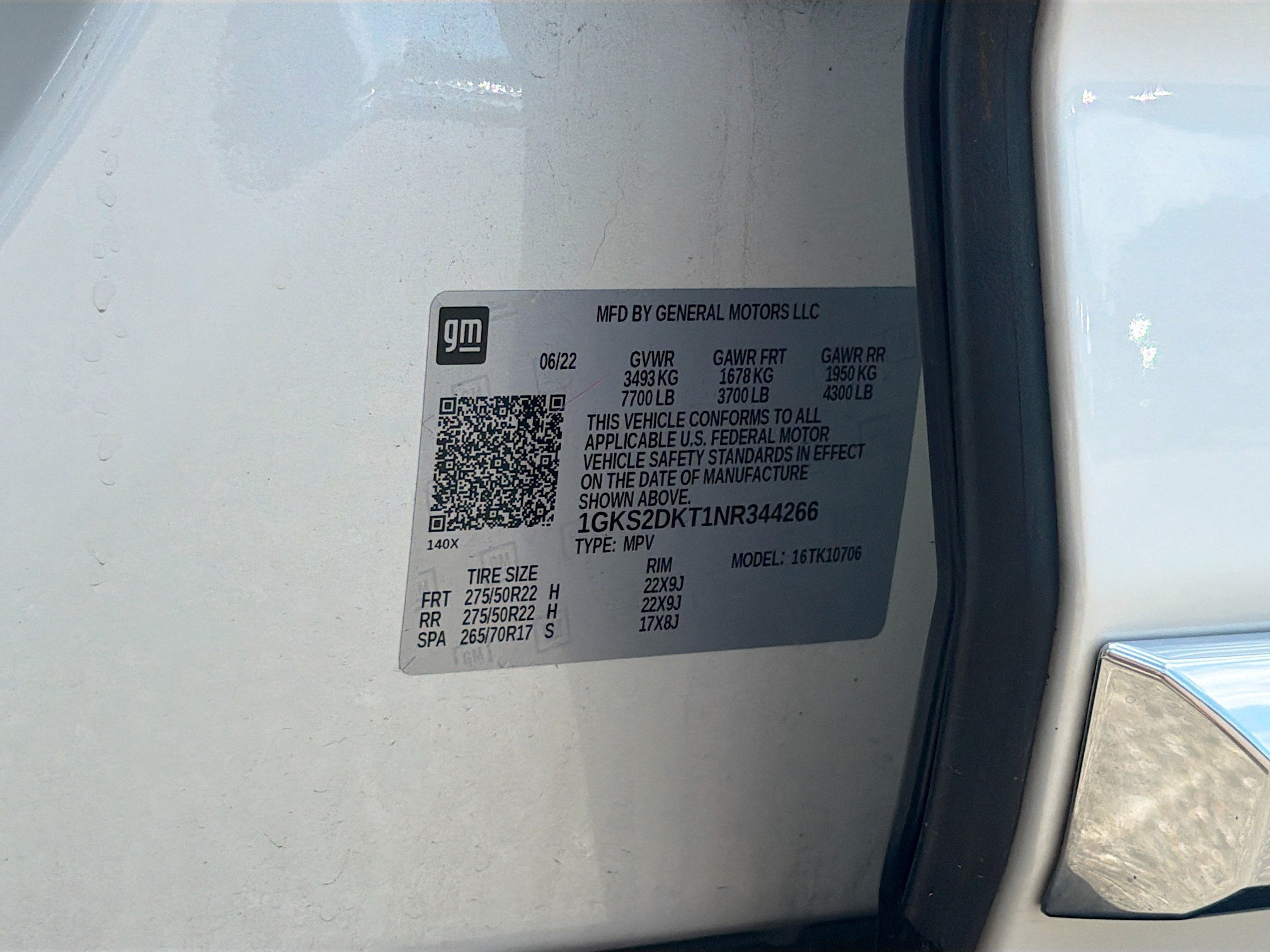 Used 2022 White Frost Tricoat GMC Denali image 47